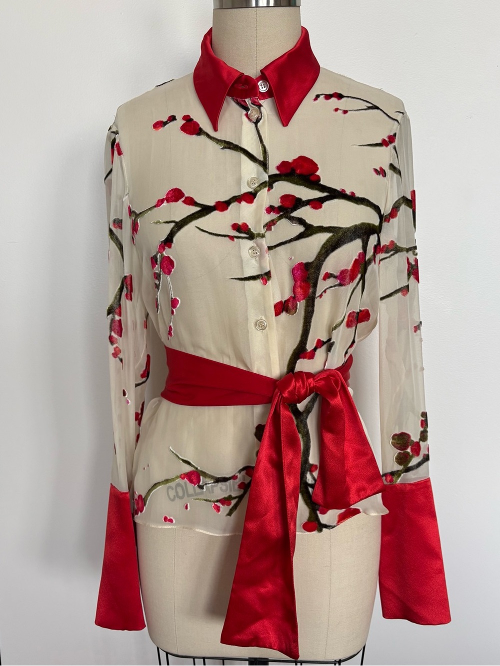 Vintage Ungaro Couture Silk Cream Floral Tie-Neck Blouse w/ Red Accents - Picture 7 of 15